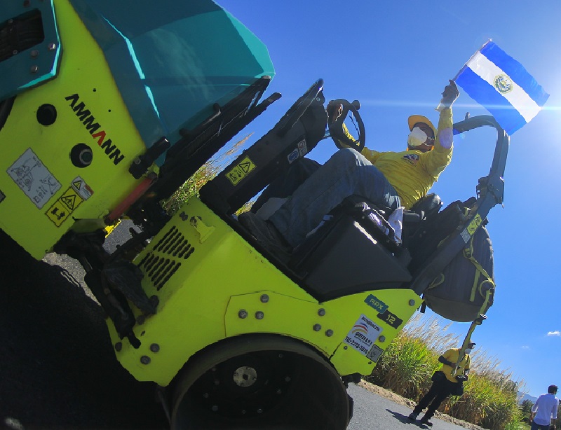 imagen de tractor en obras de FOMILENIO ii
