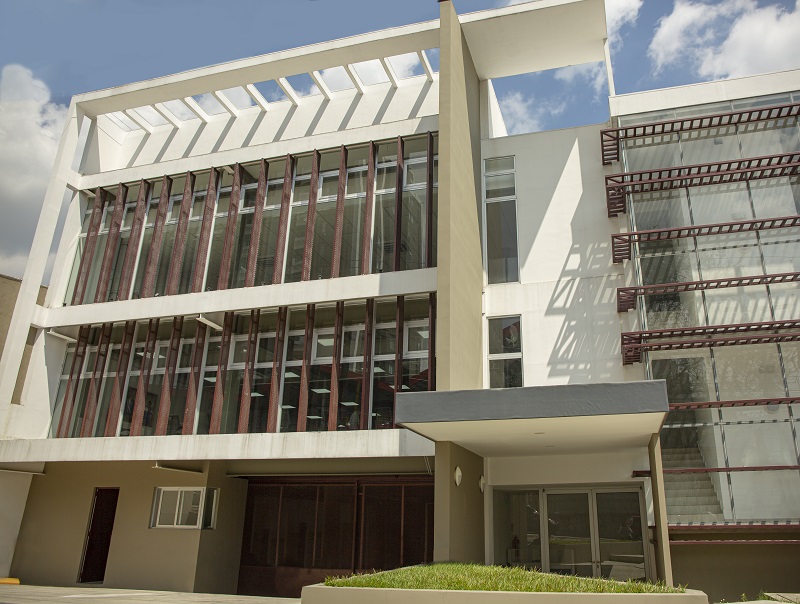 Fachada nuevo Centro Exprés en La Mascota